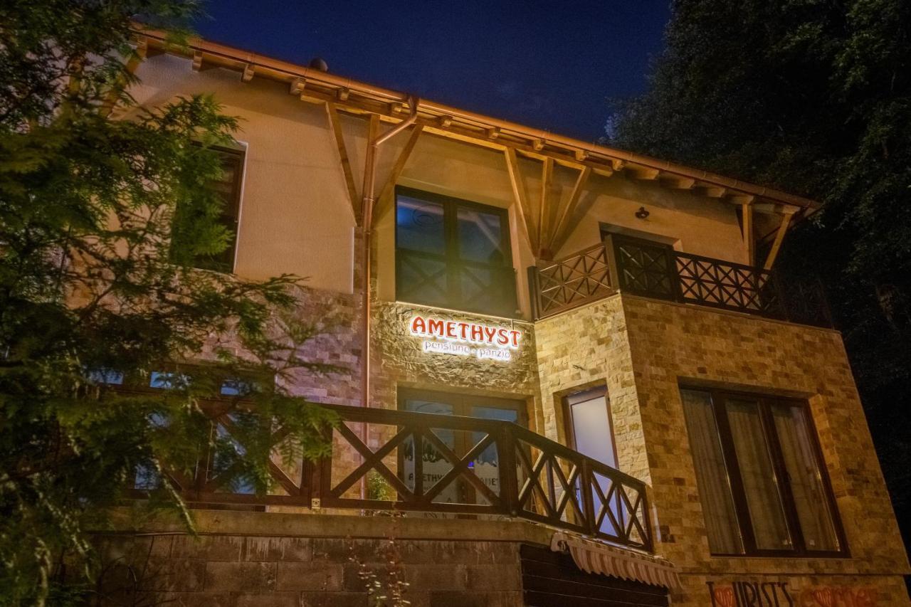 ソバタ Amethyst Bed & Breakfast エクステリア 写真
