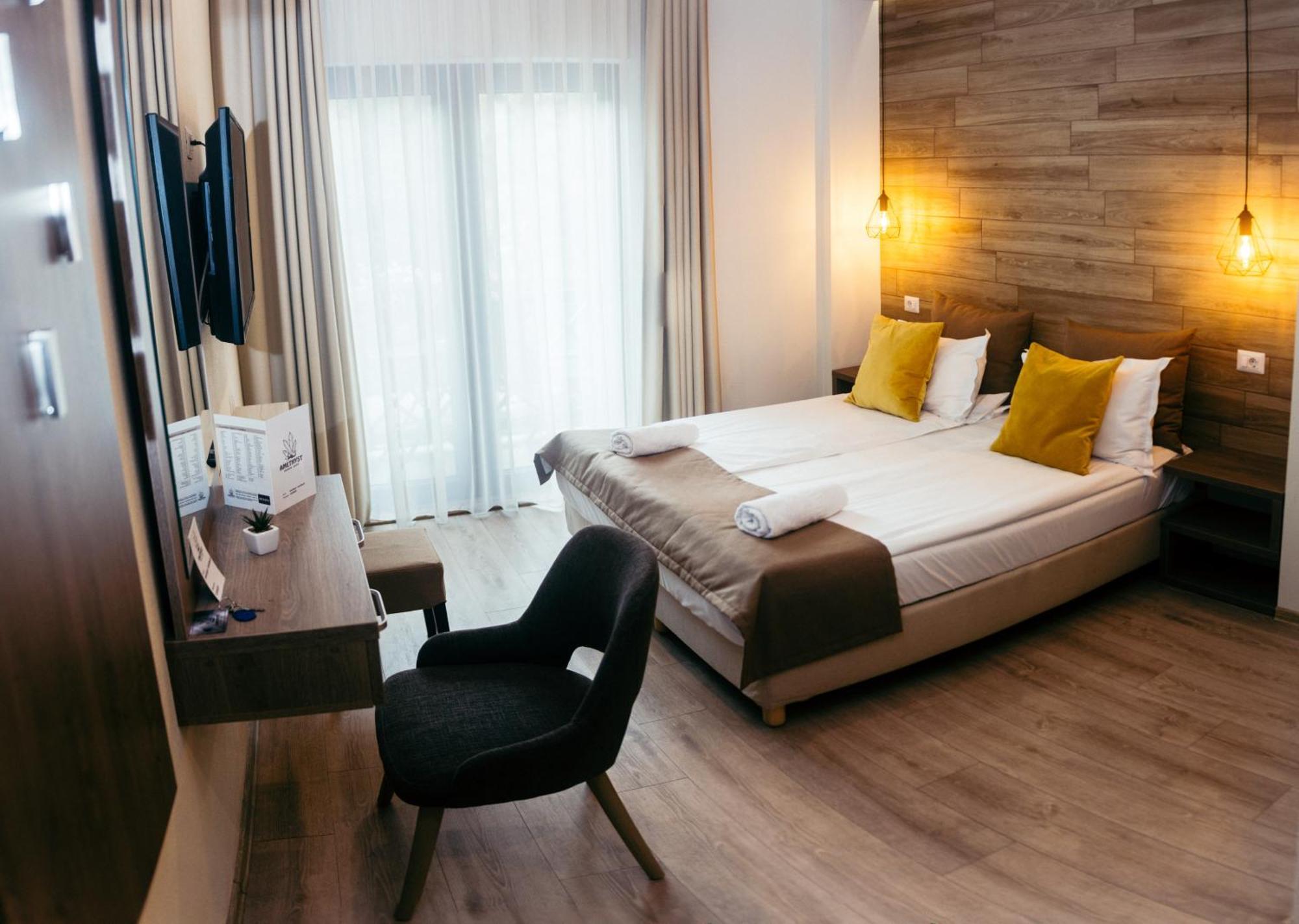ソバタ Amethyst Bed & Breakfast エクステリア 写真